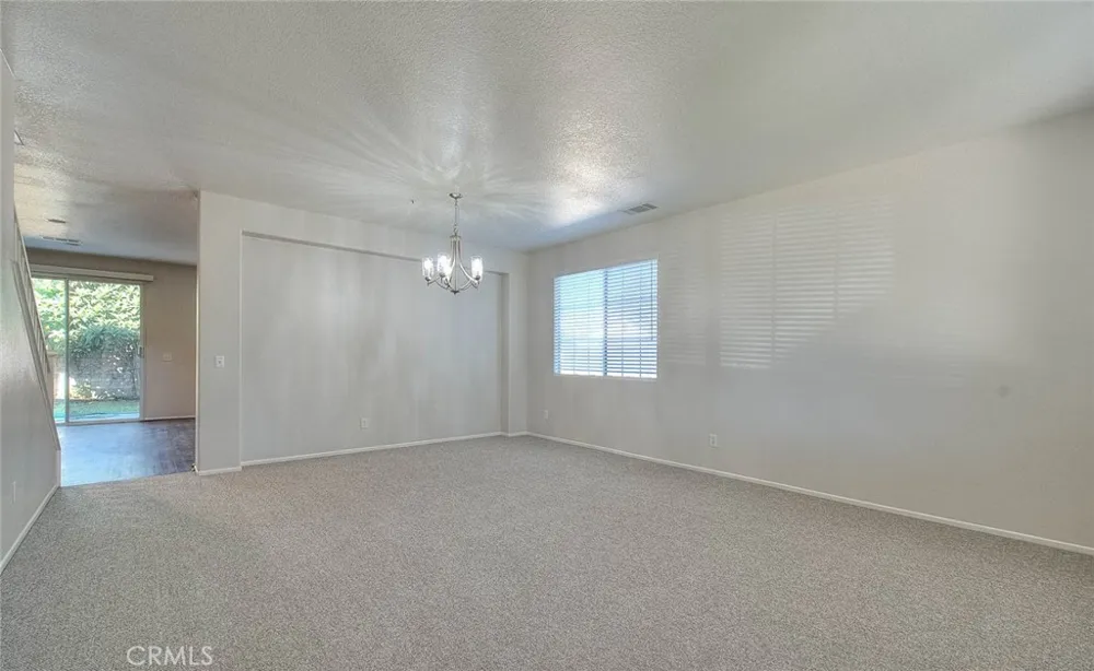 5732 Ridgemark Fontana, CA 92336
