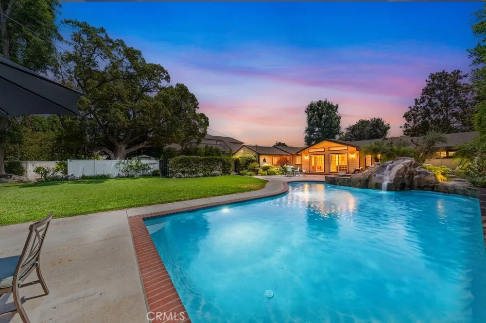 135 E Las Flores Ave Arcadia, CA 91006