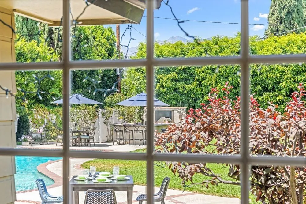 135 E Las Flores Ave Arcadia, CA 91006