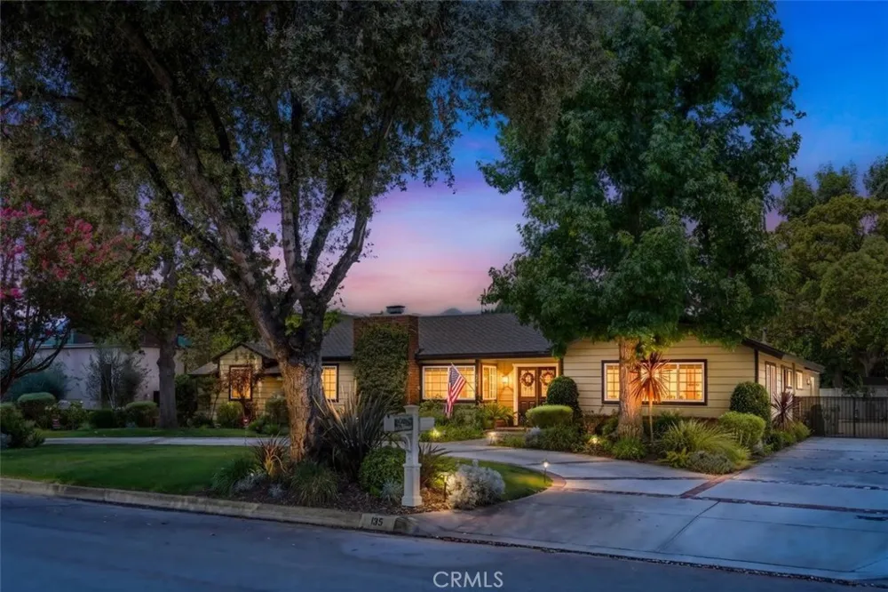 135 E Las Flores Ave Arcadia, CA 91006