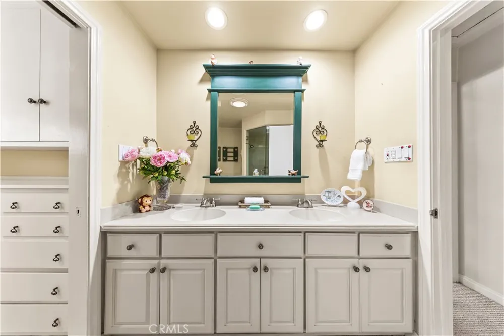 135 E Las Flores Ave Arcadia, CA 91006