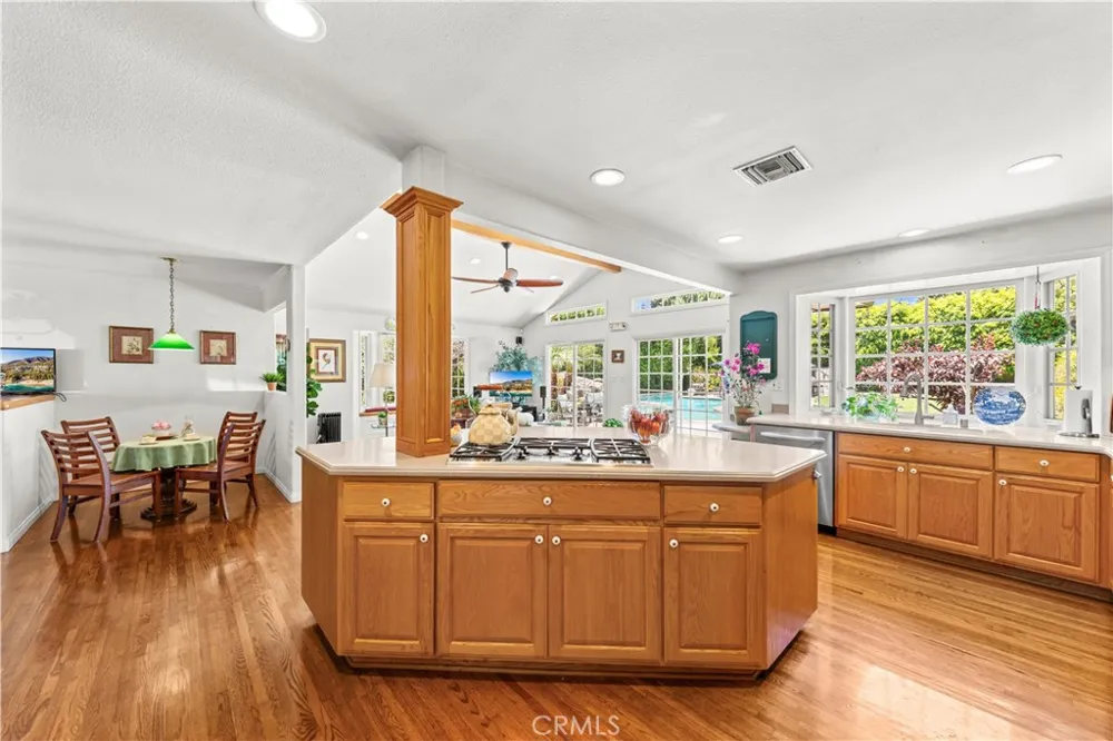 135 E Las Flores Ave Arcadia, CA 91006