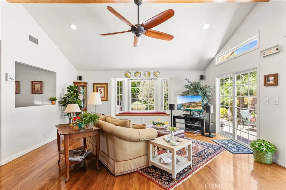135 E Las Flores Ave Arcadia, CA 91006