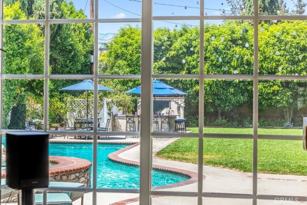 135 E Las Flores Ave Arcadia, CA 91006