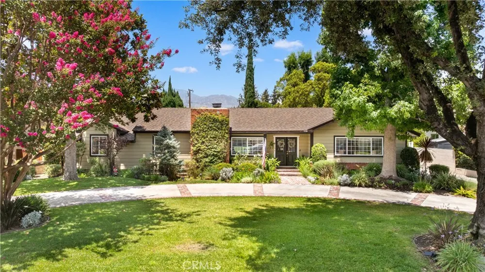 135 E Las Flores Ave Arcadia, CA 91006