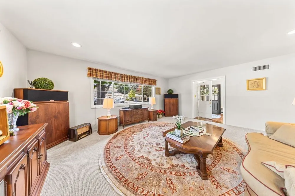135 E Las Flores Ave Arcadia, CA 91006