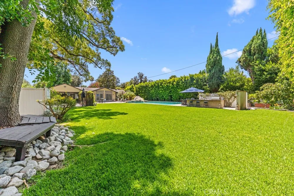 135 E Las Flores Ave Arcadia, CA 91006
