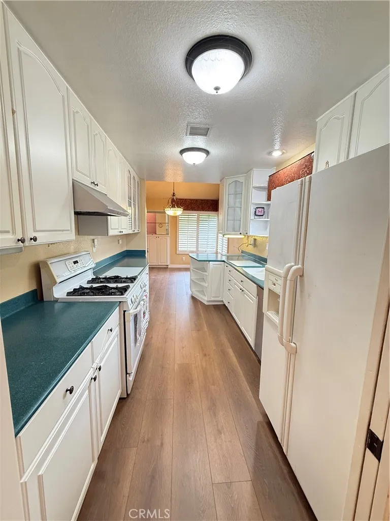 2226 Calle Leon West Covina, CA 91792