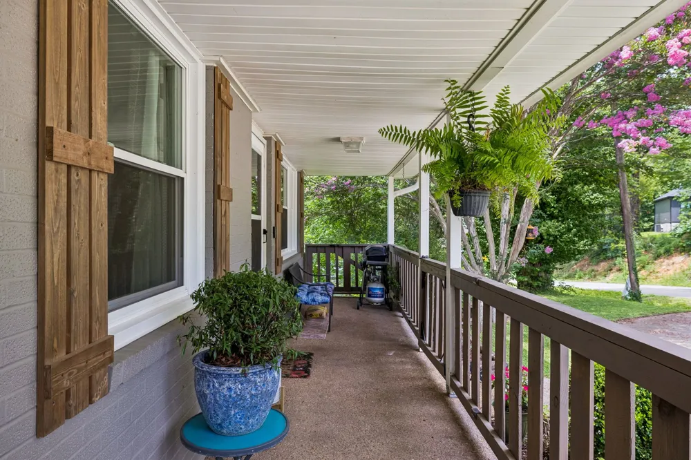 1109 Taylor Town Rd White Bluff, TN 37187