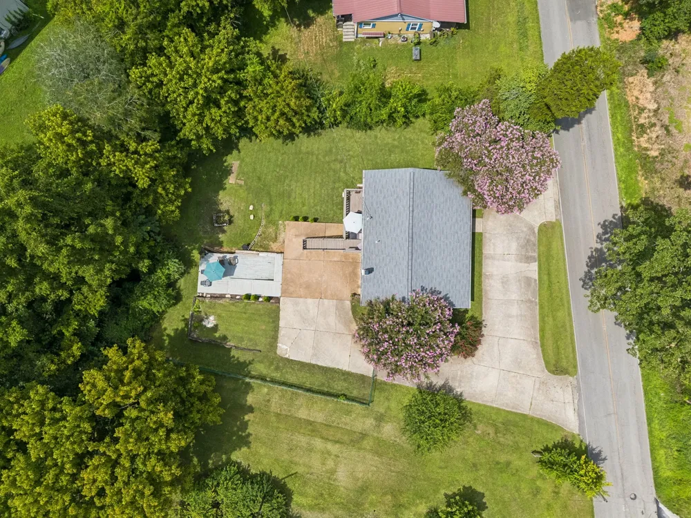 1109 Taylor Town Rd White Bluff, TN 37187