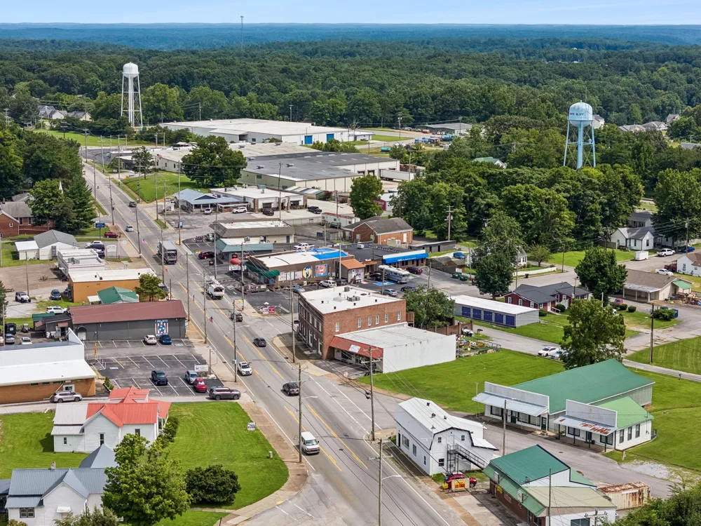 1109 Taylor Town Rd White Bluff, TN 37187