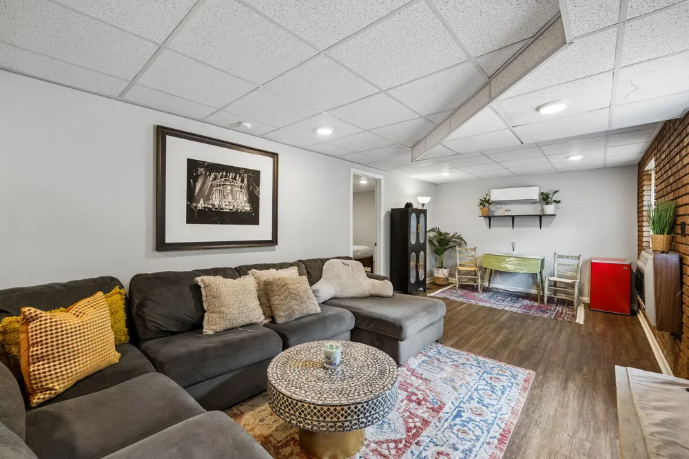 1109 Taylor Town Rd White Bluff, TN 37187