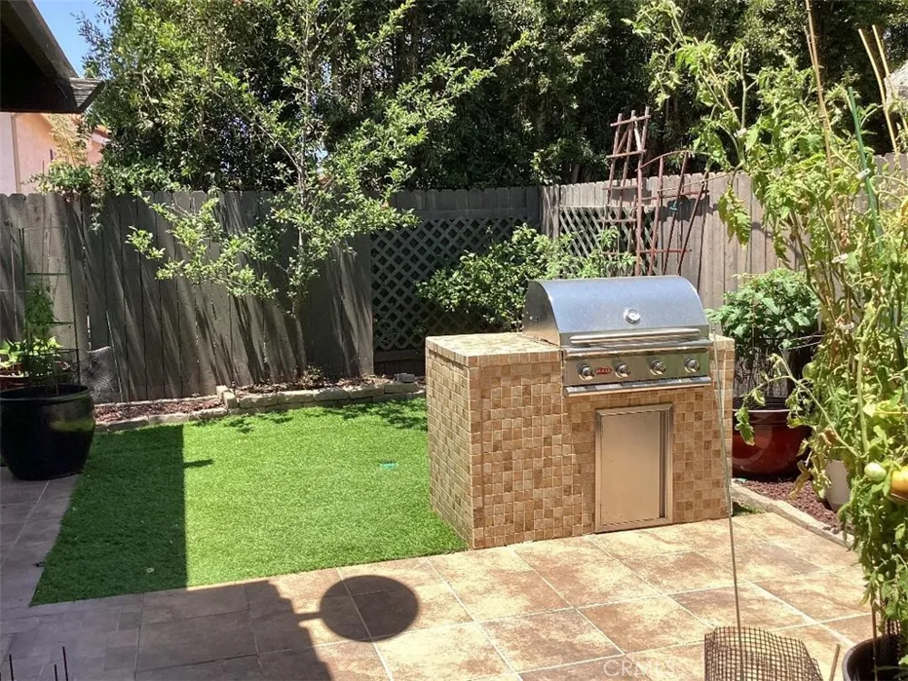 12568 Rideabout Court San Diego, CA 92129