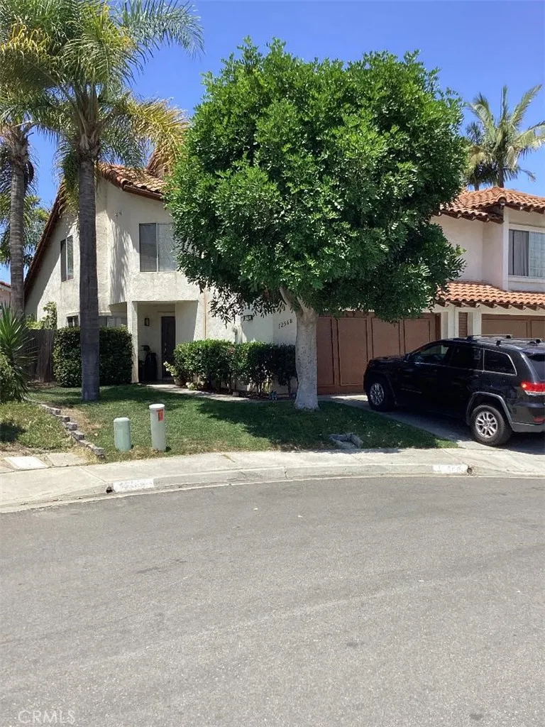 12568 Rideabout Court San Diego, CA 92129