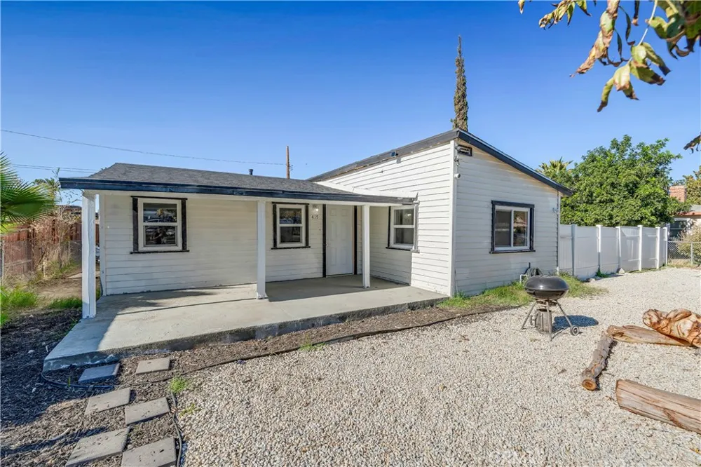 415 Santa Fe Hemet, CA 92543