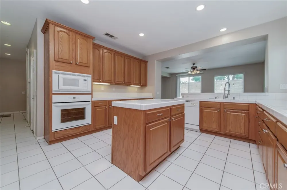 6535 Caxton Eastvale, CA 91752