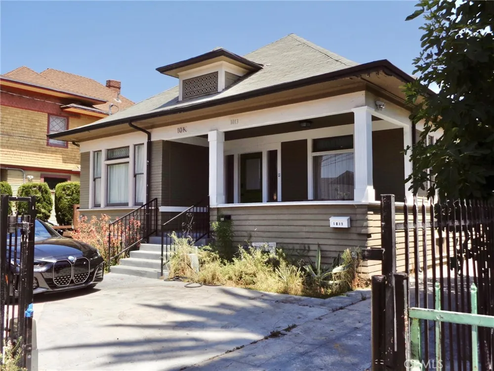 1011 W 20th Los Angeles, CA 90007