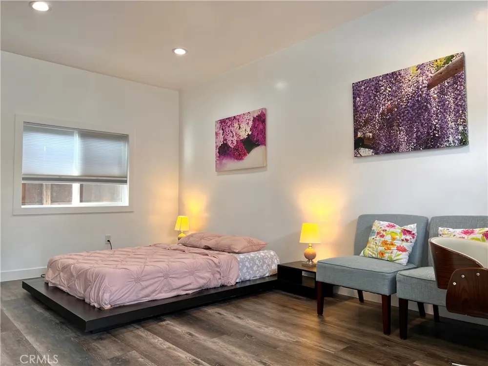 1011 W 20th Los Angeles, CA 90007