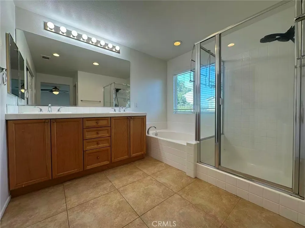 6429 Amber Sky Way Eastvale, CA 92880