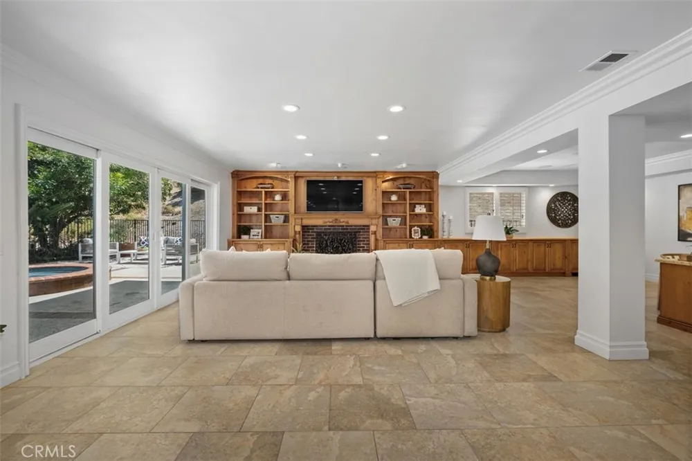 5780 E River Valley Trail Anaheim Hills, CA 92807