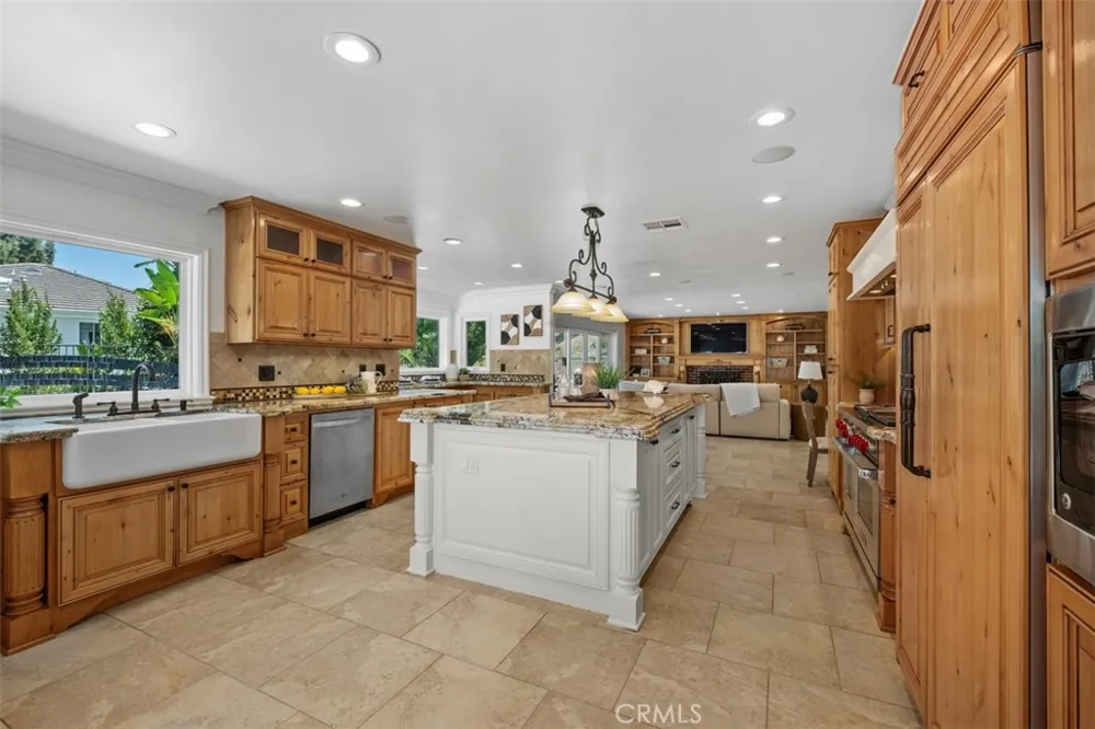 5780 E River Valley Trail Anaheim Hills, CA 92807