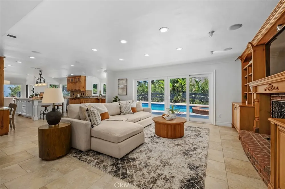5780 E River Valley Trail Anaheim Hills, CA 92807