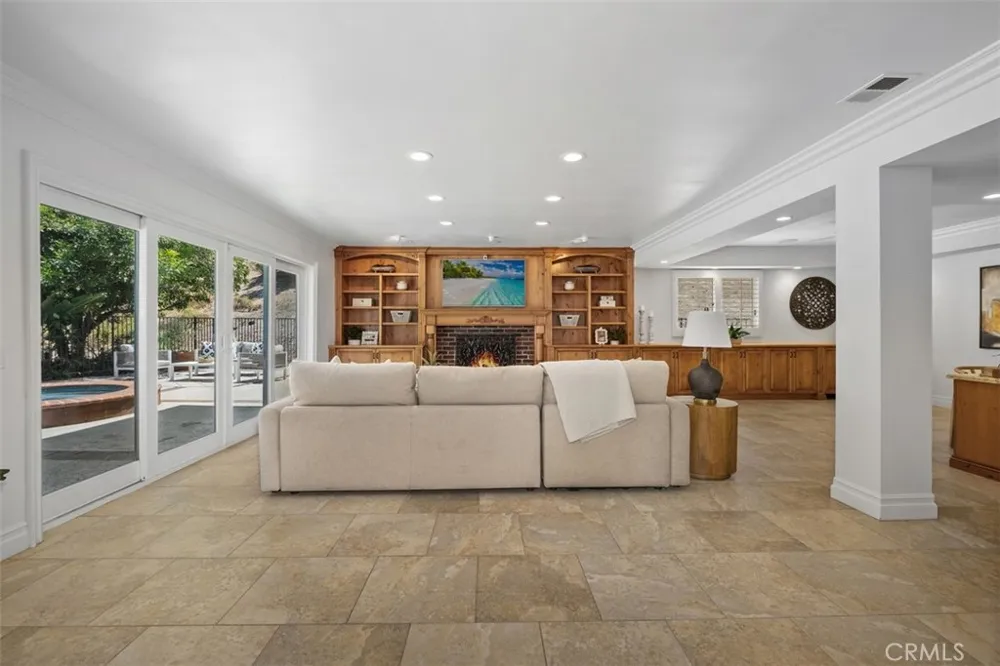 5780 E River Valley Trail Anaheim Hills, CA 92807