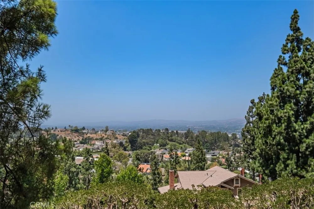 5780 E River Valley Trail Anaheim Hills, CA 92807