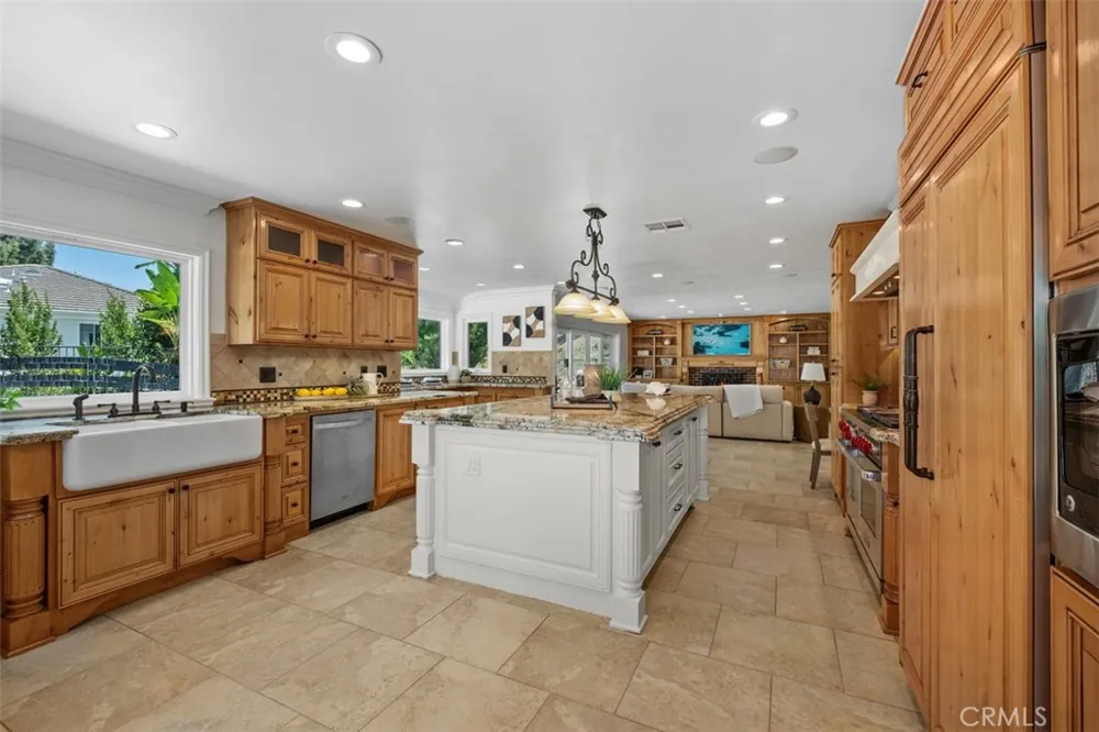 5780 E River Valley Trail Anaheim Hills, CA 92807