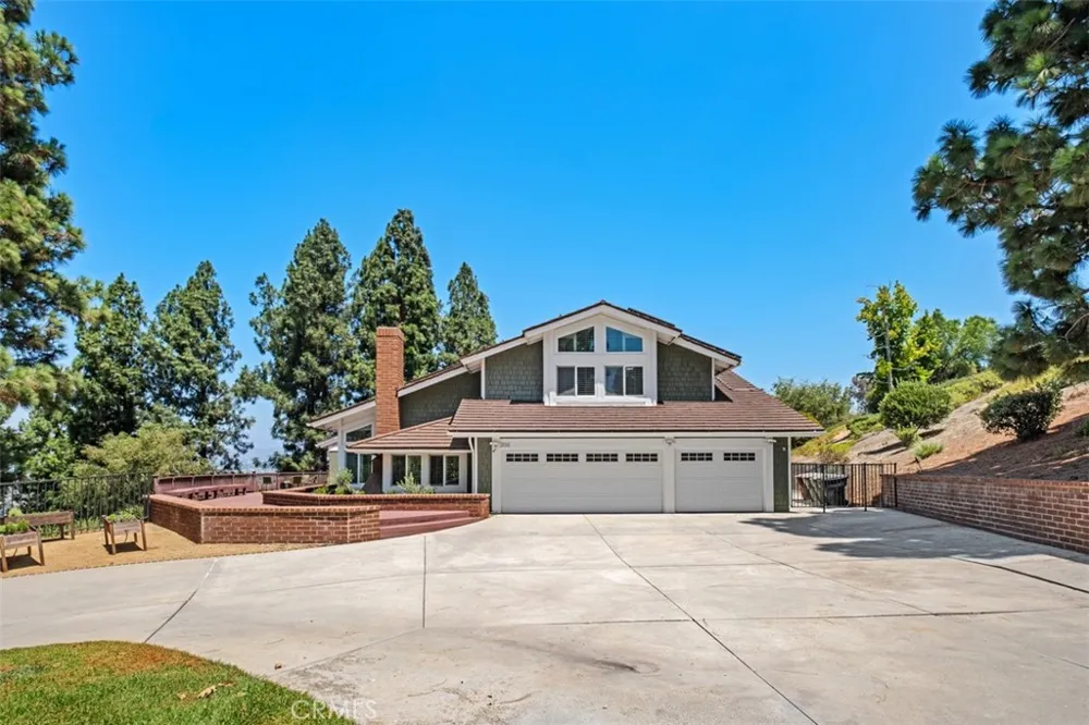 5780 E River Valley Trail Anaheim Hills, CA 92807