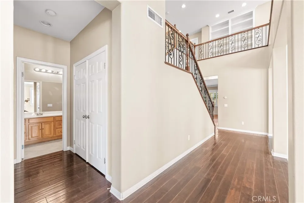 14075 Silent Stream Ct Eastvale, CA 92880