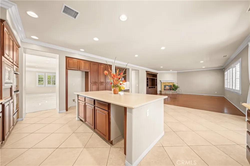 14075 Silent Stream Ct Eastvale, CA 92880
