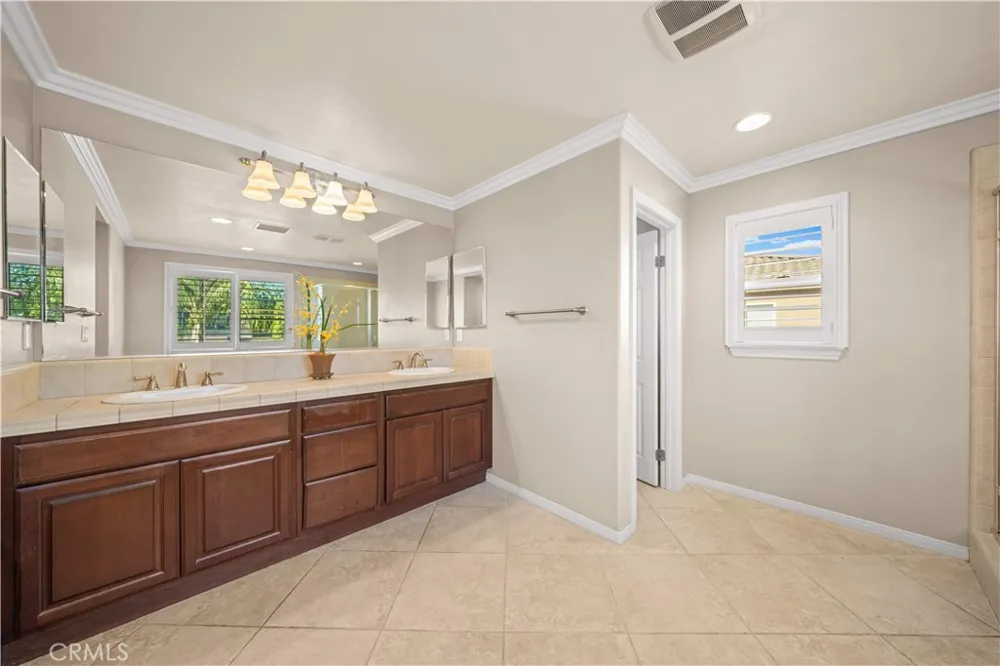 14075 Silent Stream Ct Eastvale, CA 92880