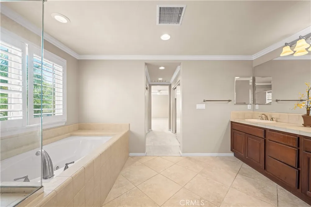 14075 Silent Stream Ct Eastvale, CA 92880