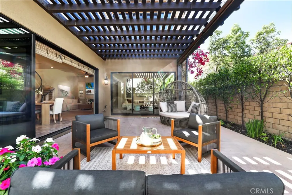 15 Verna Lake Forest, CA 92630