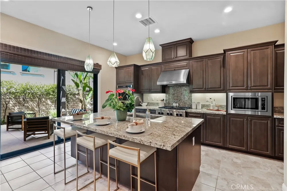 15 Verna Lake Forest, CA 92630