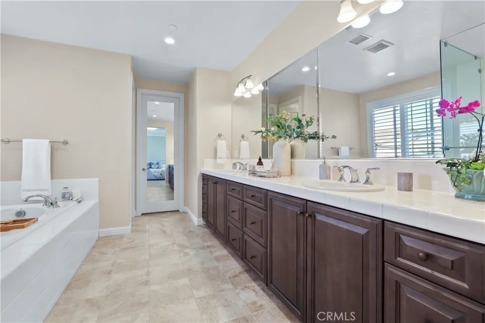 15 Verna Lake Forest, CA 92630