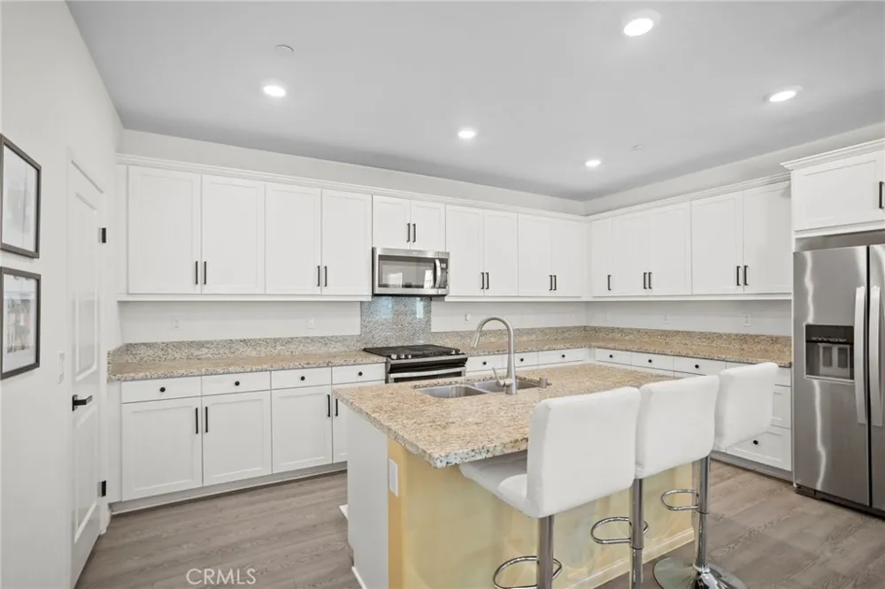67498 Rio Largo Cathedral City, CA 92234