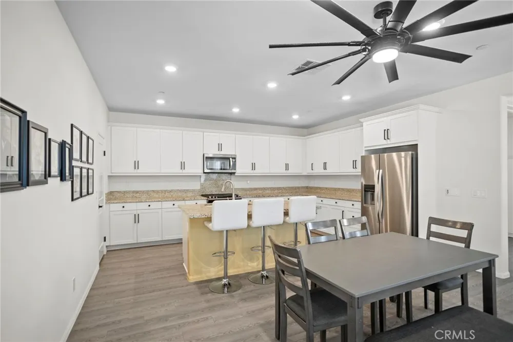 67498 Rio Largo Cathedral City, CA 92234