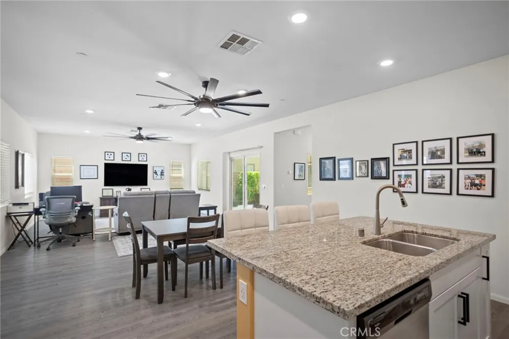 67498 Rio Largo Cathedral City, CA 92234