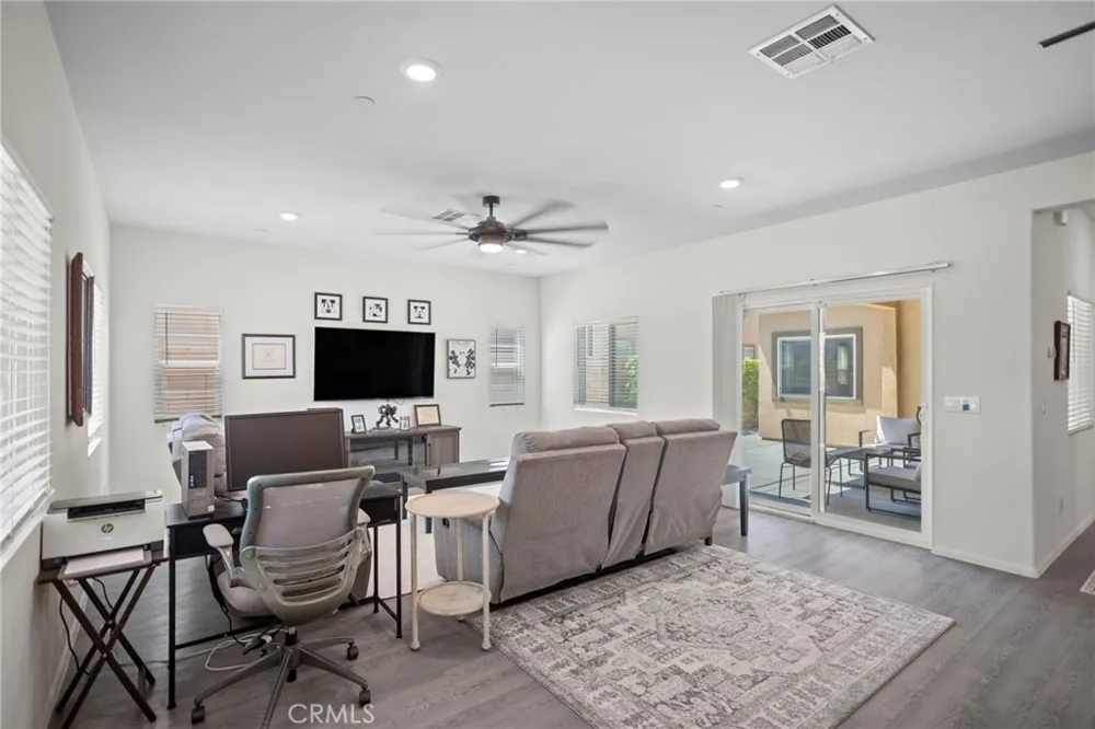 67498 Rio Largo Cathedral City, CA 92234