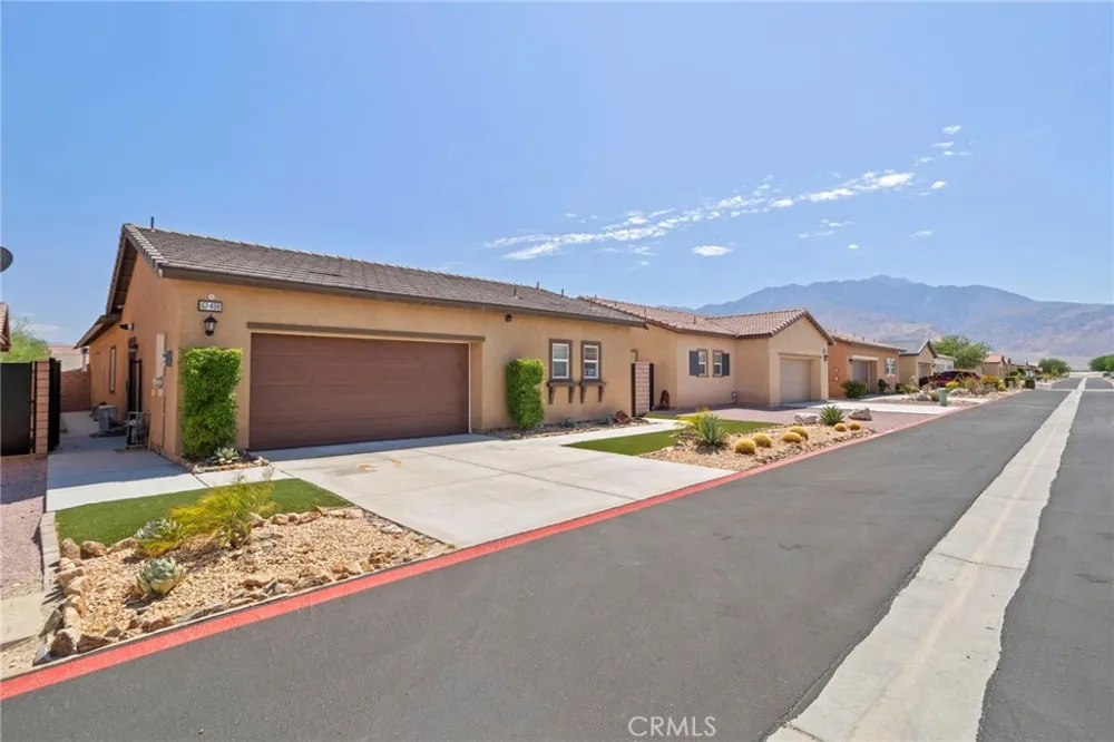 67498 Rio Largo Cathedral City, CA 92234