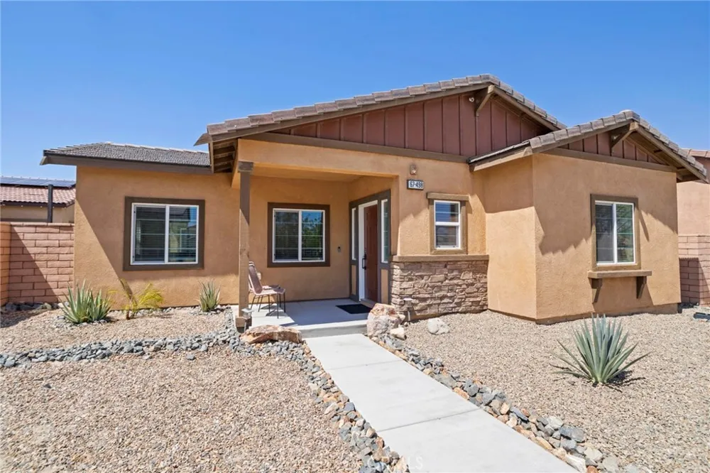 67498 Rio Largo Cathedral City, CA 92234
