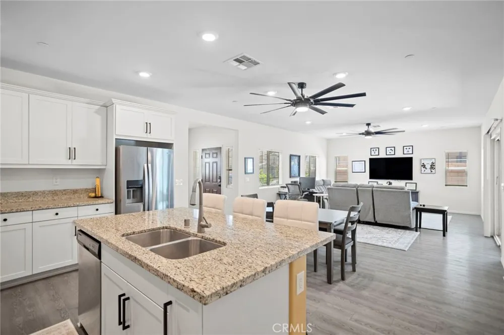 67498 Rio Largo Cathedral City, CA 92234
