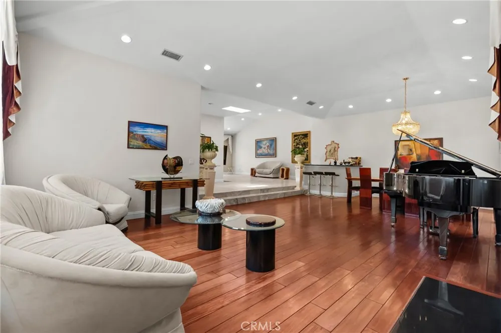 28701 Highridge Road Rolling Hills Estates, CA 90274