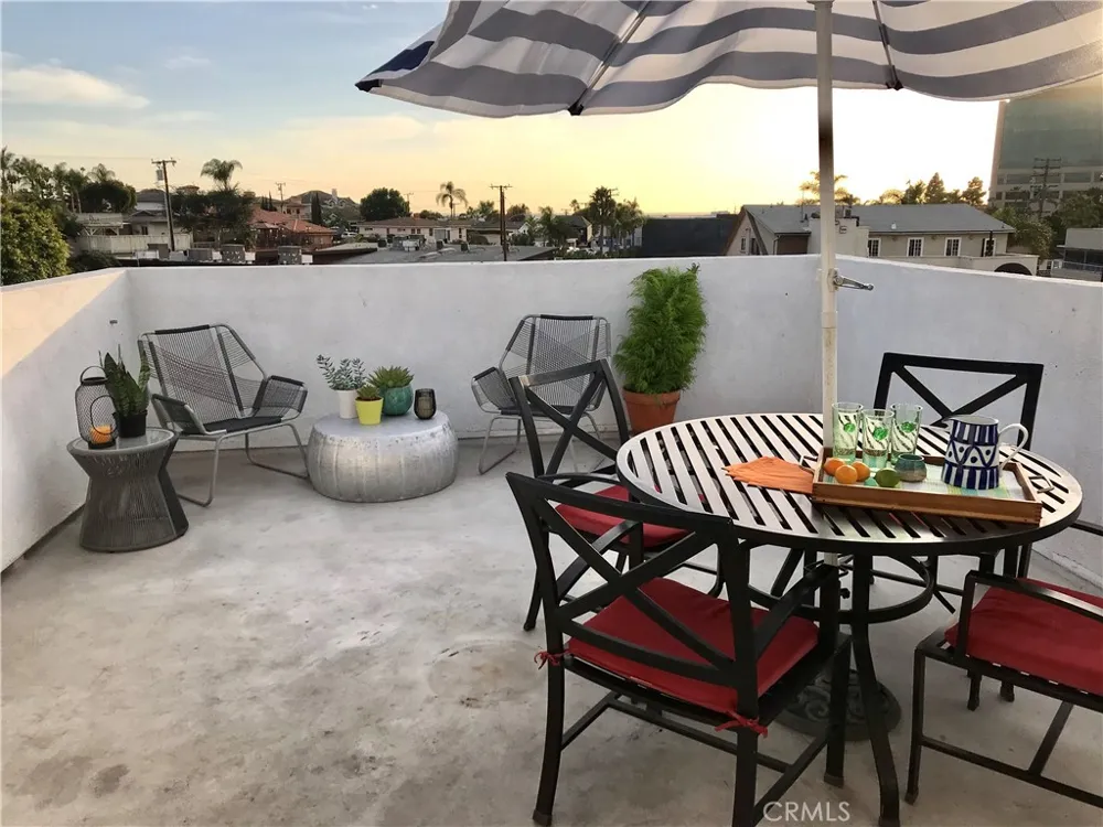 423 Westminster Avenue #B Newport Beach, CA 92663