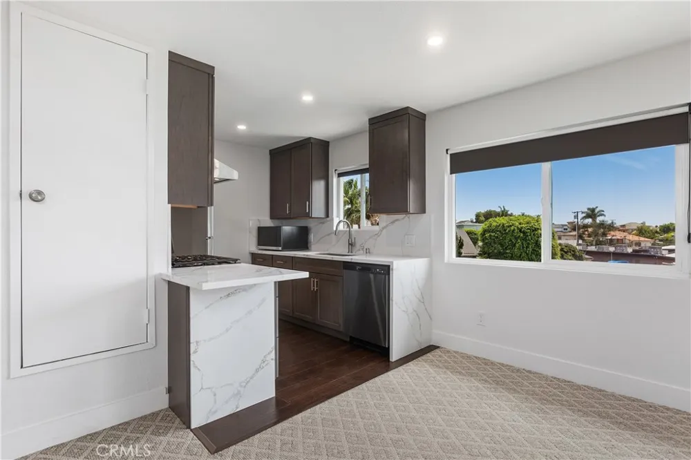 423 Westminster Avenue #B Newport Beach, CA 92663