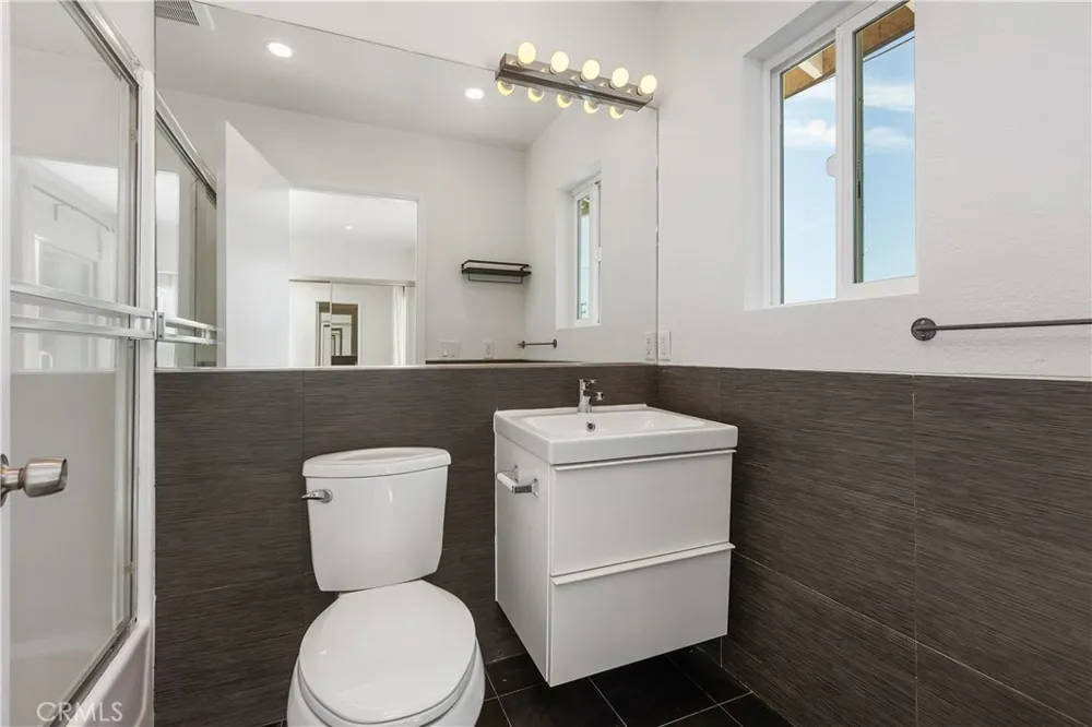 423 Westminster Avenue #B Newport Beach, CA 92663