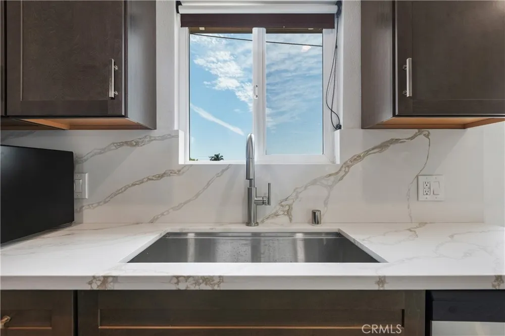 423 Westminster Avenue #B Newport Beach, CA 92663