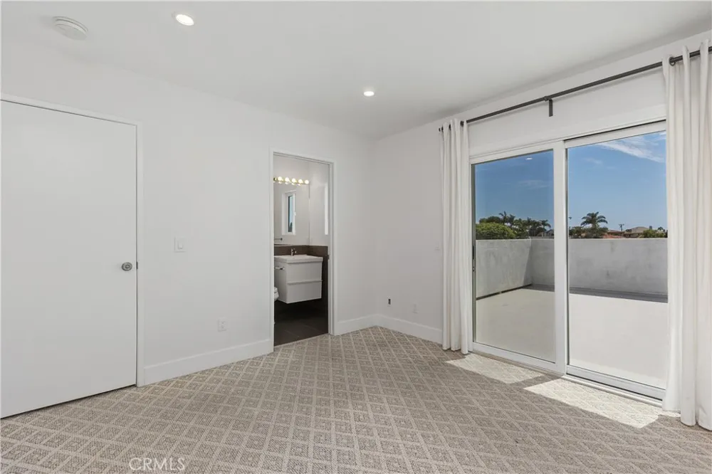 423 Westminster Avenue #B Newport Beach, CA 92663